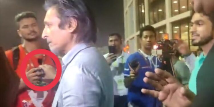 ভারতীয় সাংবাদিকের সঙ্গে দুর্ব্যবহার পাকিস্থান ক্রিকেট দলের চেয়ারম্যানের