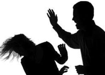 খাবার দিতে দেরি করায় স্ত্রীকে  ‘তাওয়া’ দিয়ে পিটিয়ে খুন করল স্বামী