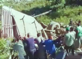 জম্মু ও কাশ্মীরের পুঞ্চে খাদের মধ্যে মিনিবাস উলটে মৃত ১১,আহত ২৪