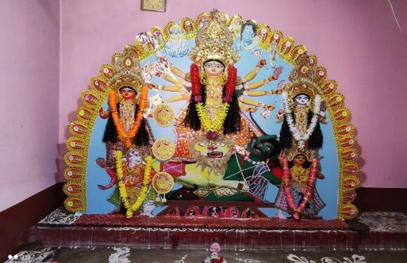 আজও পটের মূর্তিতে পুজো হয় মঙ্গলকোটের জয়পুরের রায় বাড়িতে