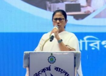 বেকারদের কেটলি হাতে ঘুরে ঘুরে ‘চা বিক্রি’র পরামর্শ মুখ্যমন্ত্রীর