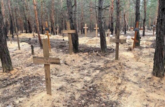 ইজিয়াম শহরে গণকবরের হদিশ পাওয়া গেছে বলে জানালো ইউক্রেন