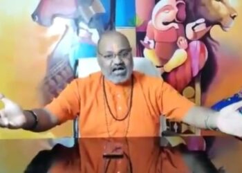 মাদ্রাসা এবং আলিগড় মুসলিম বিশ্ববিদ্যালয় বোমা দিয়ে উড়িয়ে দেওয়া উচিত- বিতর্কিত মন্তব্য নরসিংহানন্দ সরস্বতীর