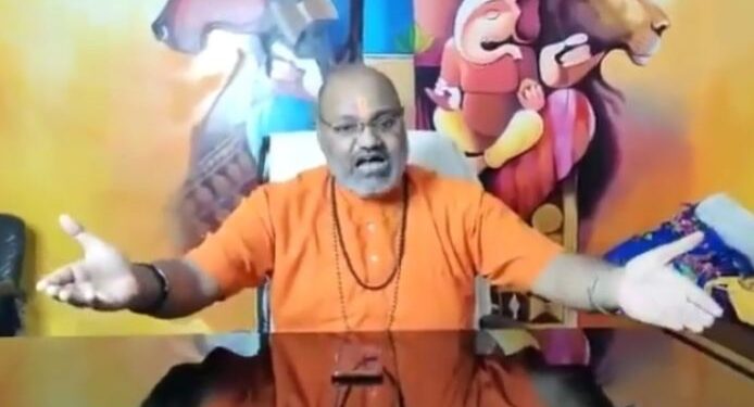 মাদ্রাসা এবং আলিগড় মুসলিম বিশ্ববিদ্যালয় বোমা দিয়ে উড়িয়ে দেওয়া উচিত- বিতর্কিত মন্তব্য নরসিংহানন্দ সরস্বতীর