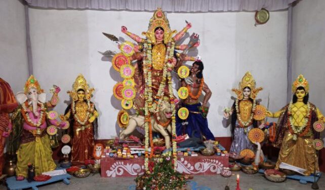 অনাড়ম্বর হলেও মাধবডিহির সুন্দরপুর গ্রাম ধরে রেখেছে ঐতিহ্য