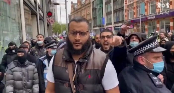 ব্রিটেনে জিহাদিদের নিশানায় হিন্দু, প্রকাশ্য রাস্তায় উসকানিমূলক ভাষণ কট্টরপন্থীদের, নির্বিকার ব্রিটিশ পুলিশ