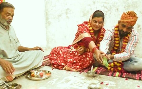 স্বামী তিন তালাক দিয়ে বের করে দিয়েছিল বাড়ি থেকে, স্বামীর হিন্দু বন্ধুর সাথে নতুন সংসার পাতলেন রুবিনা খান