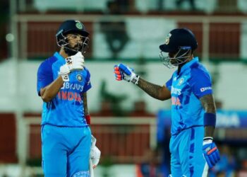 দক্ষিণ আফ্রিকার সঙ্গে ৩ তিন ম্যাচের টি-২০ সিরিজের প্রথম ম্যাচে জয় পেল ভারত