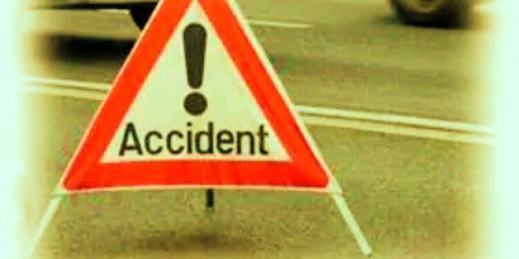 উত্তরপ্রদেশের লখিমপুর খেরিতে বাস-ট্রাক সংঘর্ষে ৮ জনের মৃত্যু, আহত ৩৯