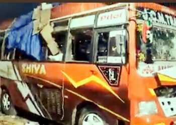 উধমপুরে দাঁড়িয়ে থাকা বাসে বিস্ফোরণ ঘটালো সন্ত্রাসবাদীরা