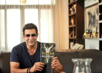 কোকেনের নেশায় আসক্ত হয়ে পড়েছিলেন পাক পেসার ওয়াসিম আক্রাম