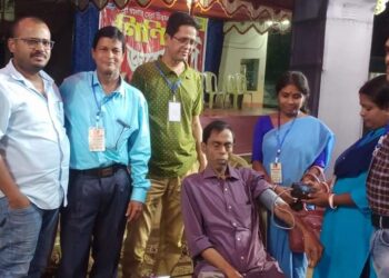 শারদ্যৎসব উপলক্ষ্যে ভ্রাম্যমাণ প্রাথমিক স্বাস্থ্য পরিষেবা চালু করল গুসকরা পুরসভা