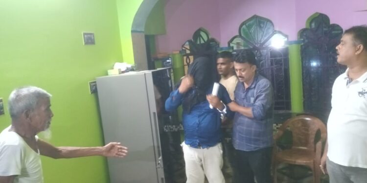 এসটিএফের হাতে গ্রেফতার কাটোয়ার ব্রাউন সুগার কারবারি বাদশা শেখ