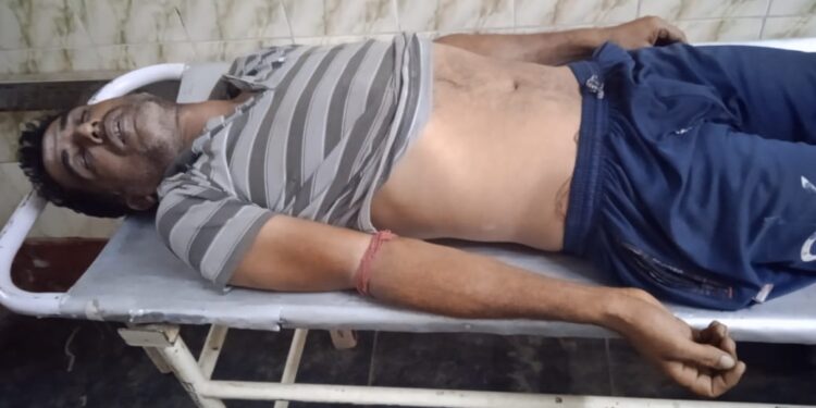 কাটোয়ায় মণ্ডপে লাইট লাগাতে গিয়ে মর্মান্তিক মৃত্যু ডেকোরেটর কর্মীর