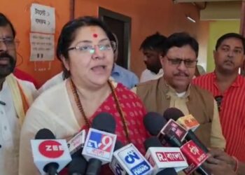 “তৃণমূল সরকারের পুরো মন্ত্রিসভাটাই আগামী দিনে জেলের ভিতরে থাকবে-জেল থেকেই মন্ত্রীরা সরকার চালাবে”-দাবি লকেট চট্টোপাধ্যায়ের