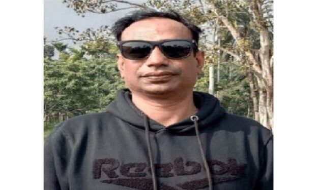 মাধ্যমিক পরীক্ষার্থী কিশোরীকে ফুসলিয়ে নিয়ে পালালো প্রধান শিক্ষক