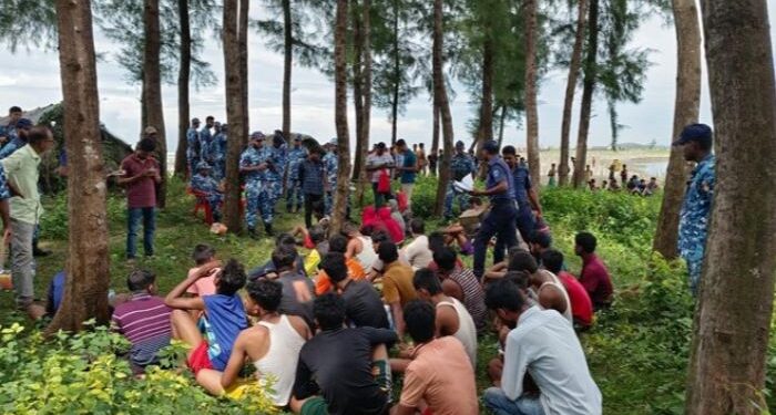 অবৈধভাবে মালয়েশিয়া যাওয়ার পথে বঙ্গোপসাগরে ট্রলারডুবি