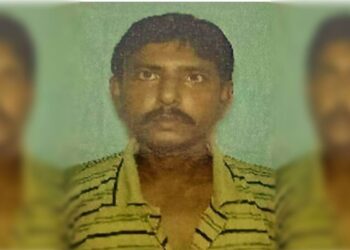 ঘর থেকে উদ্ধার মদপ গৃহকর্তার গলাকাটা মৃতদেহ, খুন নাকি দুর্ঘটনায় মৃত্যু তা নিয়ে ধন্দে পুলিশ