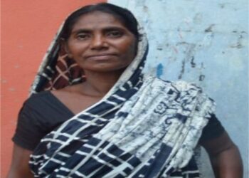 কাটোয়ায় আগ্নেয়াস্ত্রসহ গ্রেফতার মহিলা অস্ত্র পাচারকারী