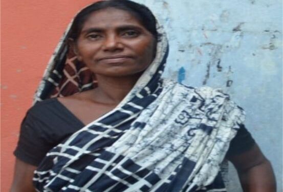 কাটোয়ায় আগ্নেয়াস্ত্রসহ গ্রেফতার মহিলা অস্ত্র পাচারকারী