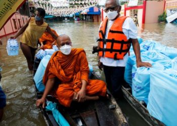 থাইল্যান্ডে ভয়াবহ বন্যায় ২ লক্ষ পরিবার গৃহহীন, ক্ষয়ক্ষতি ১৩৩ মিলিয়ন ডলার