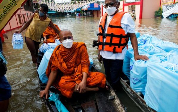 থাইল্যান্ডে ভয়াবহ বন্যায় ২ লক্ষ পরিবার গৃহহীন, ক্ষয়ক্ষতি ১৩৩ মিলিয়ন ডলার
