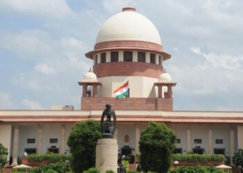 কর্ণাটক হিজাব মামলা : পৃথক রায় দিল সুপ্রীম কোর্টের দুই বিচারপতির বেঞ্চ