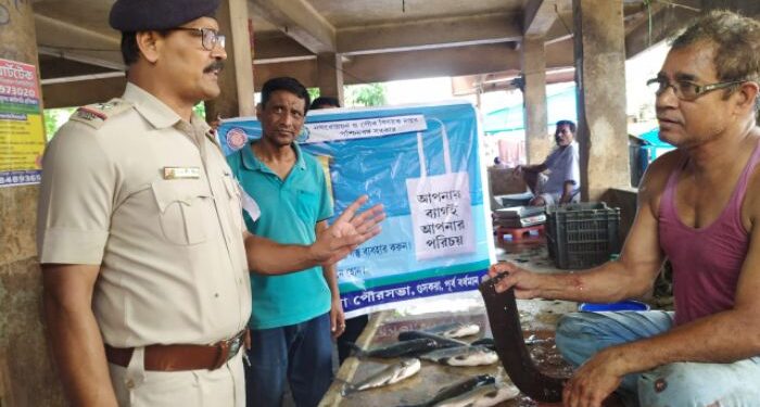 পুলিশকে “দলদাস” তকমা মুক্ত করার সদিচ্ছা কি আদপেই আছে শাসকদলের ?