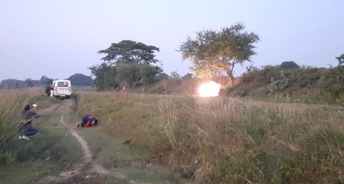 তৃণমূলের কার্যালয় থেকে বস্তাভর্তি তাজা বোমা উদ্ধার, ব্লক সভাপতির বিরুদ্ধে ষড়যন্ত্রের অভিযোগ অন্য গোষ্ঠীর