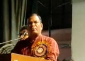 কেন্দ্র পাওনা টাকা না দেওয়ায় বিজেপি নেতাদের মিটিং মিছিল বন্ধ করে ল্যাম্পপোষ্টে বেঁধে রাখার নিদান দিলেন তৃণমূলের মুখপাত্র