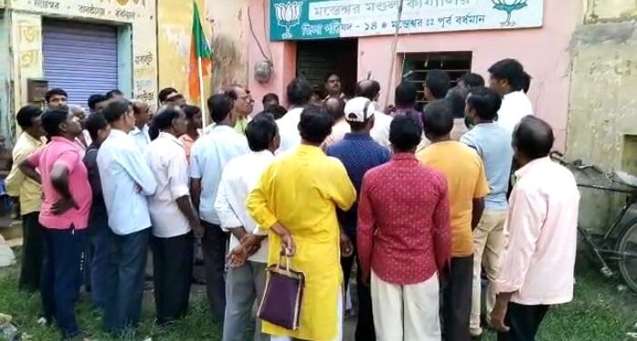 মন্তেশ্বরে বিজেপির বিজয়া সম্মিলনী, পঞ্চায়েত নির্বাচনের আগে দলকে চাঙ্গা করার চেষ্টা