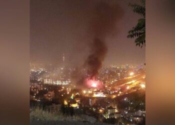 ইরানের কারাগারে নিরাপত্তা রক্ষী- বন্দীদের সংঘর্ষ, অগ্নিসংযোগ, ব্যাপক গোলাগুলি