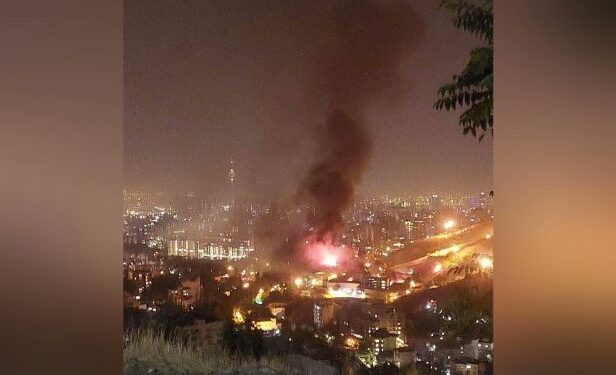 ইরানের কারাগারে নিরাপত্তা রক্ষী- বন্দীদের সংঘর্ষ, অগ্নিসংযোগ, ব্যাপক গোলাগুলি