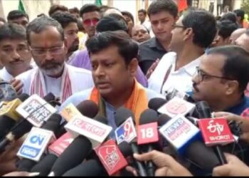 রাষ্ট্রপতি দেশের হাসপাতালে চোখের চিকিৎসা করালেও তৃণমূল যুবরাজ কেন বিদেশে – প্রশ্ন সুকান্ত মজুমদারের