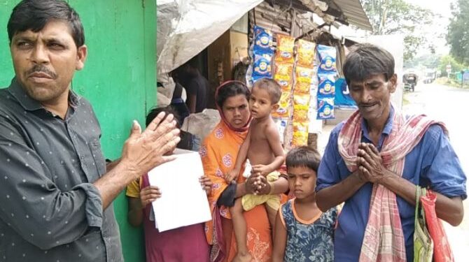 অসুস্থ শিশুসন্তানের জটিল অপারেশনের জন্য সাহায্যের খোঁজে দুঃস্থ দম্পতি