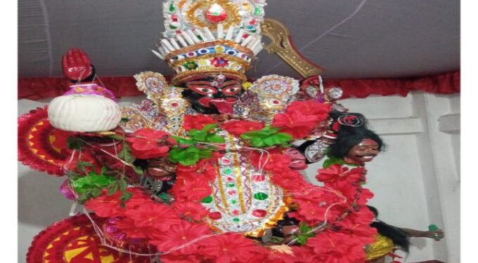 কিশোরী বেশে দেখা দিয়েছিলেন দেবী, শতাধিক বছর ধরে একই রীতি মেনে দেবী আরাধনা করেছে গণপুরের মাজি পরিবার