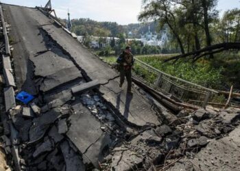 তাপবিদ্যুৎ উৎপাদন ক্ষমতার অর্ধেক নষ্ট রুশ হামলায়, চলতি শীত নিয়ে চিন্তায় ইউক্রেন