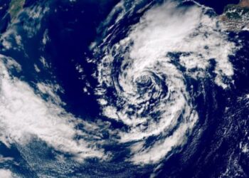 কালীপূজোর আবহে চোখ রাঙাচ্ছে ঘূর্ণিঝড় “সিত্রাং”, এই সমস্ত এলাকায় রয়েছে ভারি বৃষ্টিপাতের সতর্কতা