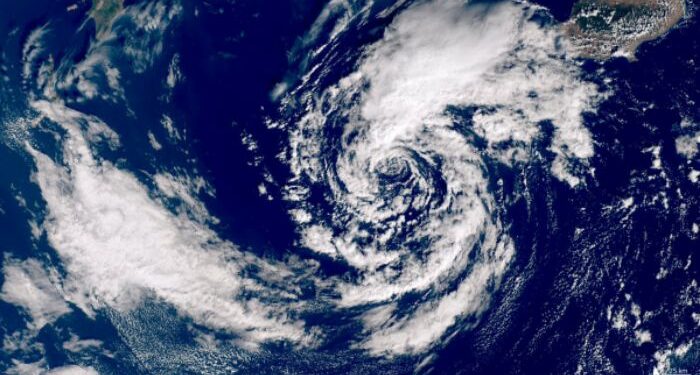 কালীপূজোর আবহে চোখ রাঙাচ্ছে ঘূর্ণিঝড় “সিত্রাং”, এই সমস্ত এলাকায় রয়েছে ভারি বৃষ্টিপাতের সতর্কতা