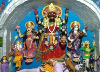 গনেশ,কার্তিক,লক্ষ্মী ও সরস্বতীকে সঙ্গে নিয়েই পূজিতা হন বর্ধমানের ওঁয়াড়ি গ্রামের  দূর্গাকালীর