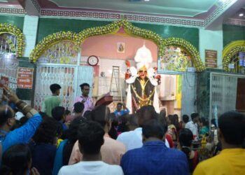 প্রাকৃতিক দুর্যোগ উপেক্ষা করে কাটোয়ার খেপিমা ও ঝুপোকালী তলায় পূণ্যার্থীর ঢল