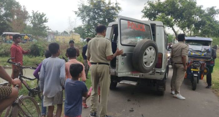 ছাগল চুরিকে কেন্দ্র করে তুলকালাম কান্ড ভাতারের পালাড় গ্রামে