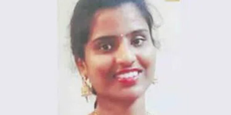 স্বামীর সঙ্গে সিনেমা দেখতে গিয়ে নিখোঁজ স্ত্রী