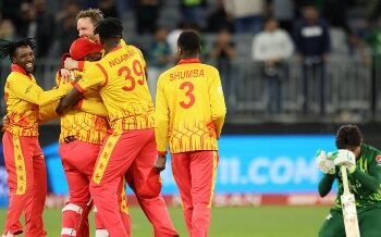 T-20 World Cup  : দ্বিতীয় ম্যাচে জিম্বাবুয়ের কাছে ১ রানে হারলো পাকিস্তান