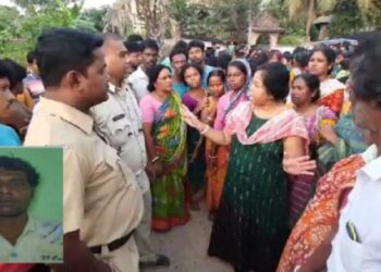 জমি দেখতে বেরিয়ে মাঠে ছিঁড়ে পড়ে থাকা বিদ্যুৎবাহী তারে বিদ্যুৎপৃষ্ঠ হয়ে মৃত্যু যুবকের