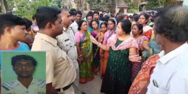 জমি দেখতে বেরিয়ে মাঠে ছিঁড়ে পড়ে থাকা বিদ্যুৎবাহী তারে বিদ্যুৎপৃষ্ঠ হয়ে মৃত্যু যুবকের