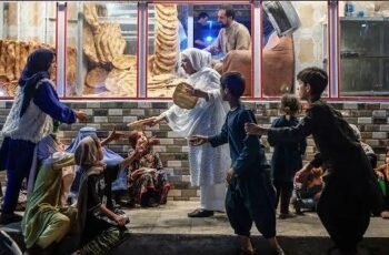 বেহাল অর্থনীতির কারনে আফগানিস্তানে বাড়ছে ভিক্ষুকের সংখ্যা