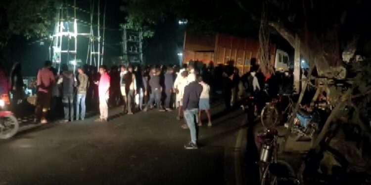 বিহারে বেপরোয়া ট্রাক পিষে দিল পূণ্যার্থীদের, নিহত ৬ শিশুসহ ৮