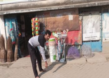 মঙ্গলকোটে তৃণমূল নেতার বাড়ির সামনে বোমাবাজি