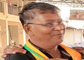 গুজরাটে জোর ধাক্কা খেলেন কেজরিওয়াল, দলীয় প্রার্থী নাম লেখালো গেরুয়া শিবিরে